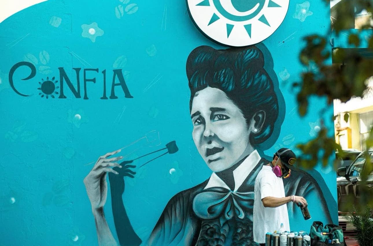 Confía